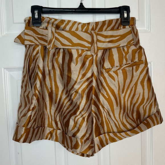Sézane Romeo Shorts in Zebra Ochre - Picture 4 of 8